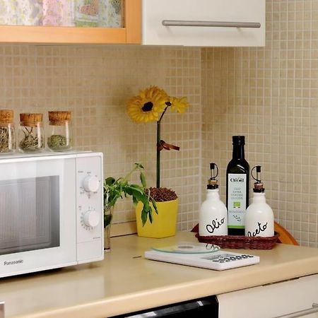 Relax Rome With 2 Balconies - 2 Bedroom Flat, 3Rd Floor With Lift, High Comfort, Quite, A Walk From Urban Train Station Gemelli And Metro A Stops Battistini & Cornelia Connecting To Center In 20 Minutes, 2 Steps From Bus Stop, Cycle Path, Groceries Εξωτερικό φωτογραφία