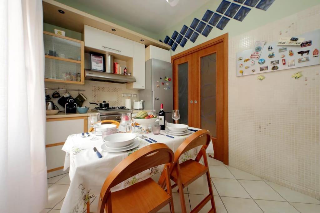Relax Rome With 2 Balconies - 2 Bedroom Flat, 3Rd Floor With Lift, High Comfort, Quite, A Walk From Urban Train Station Gemelli And Metro A Stops Battistini & Cornelia Connecting To Center In 20 Minutes, 2 Steps From Bus Stop, Cycle Path, Groceries Εξωτερικό φωτογραφία