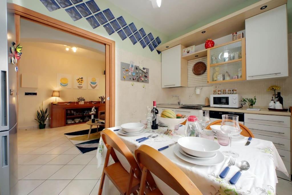 Relax Rome With 2 Balconies - 2 Bedroom Flat, 3Rd Floor With Lift, High Comfort, Quite, A Walk From Urban Train Station Gemelli And Metro A Stops Battistini & Cornelia Connecting To Center In 20 Minutes, 2 Steps From Bus Stop, Cycle Path, Groceries Εξωτερικό φωτογραφία
